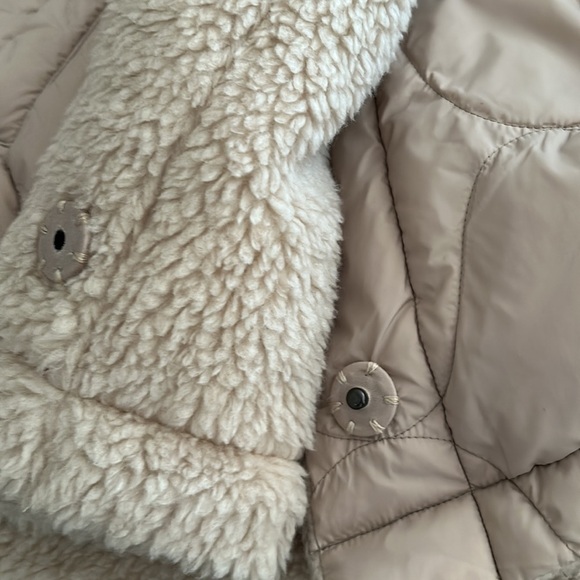 Reversibile Quilted Faux Shearling Jacket in Wet Sand - Picture 11 of 14